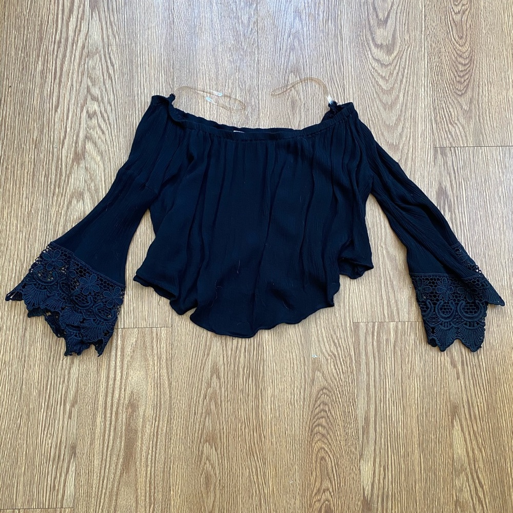 Off the Shoulder Long Sleeve Crop Top